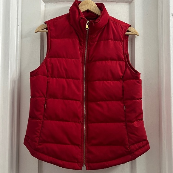 Talbots Red Outdoor Cozy Quilted Down Puffer Vest, gold zipper size Small Petite - Picture 3 of 7